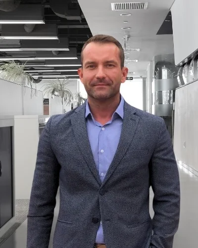 Daniel Kacprowicz — trener AI, Canvy, WordPressa i cyberbezpieczeństwa, szkolimy24
