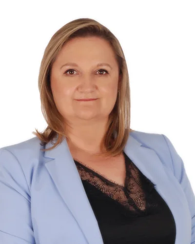 r.pr. Kamila Warcaba — radca prawny, trenerka szkoleń z prawa administracyjnego, szkolimy24